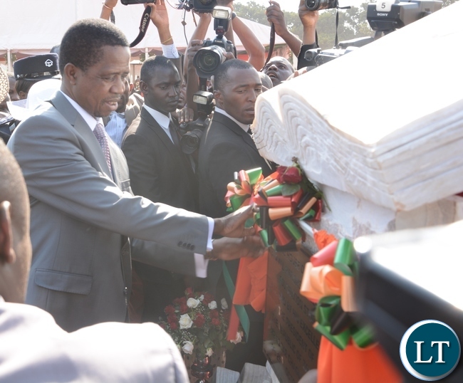 President Edgar Lungu unvails the plaque during the ground breaking ceremony for new cathedral and interdenominational thanksgiving church service for Zambias 51st independence anniversary yesterday, 25-10-2015. Picture by Ennie Kishiki/ZANIS.