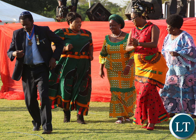 Freedom Fightet Cuthbert Kolala dancing " Tiyende Pamodzi"sang by Zambia voice collection.