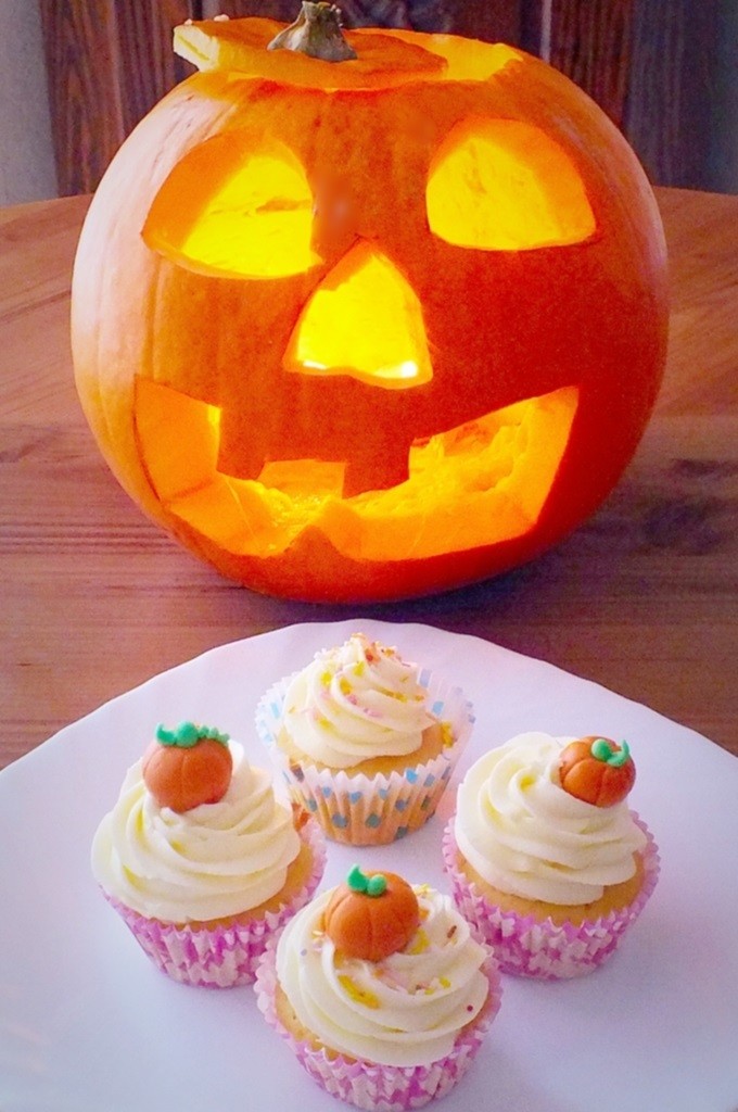 Pumpkin_cupcakes.jpg_6