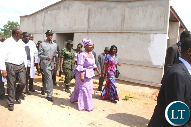 President Lungu addresses Chililabombwe residents who had camped to catch a glimpse of him during a tour of Chililabombwe District Hospital which is being constructed by PF Government on Copperbelt on Friday, October 30,2015 -Picture by THOMAS NSAMA