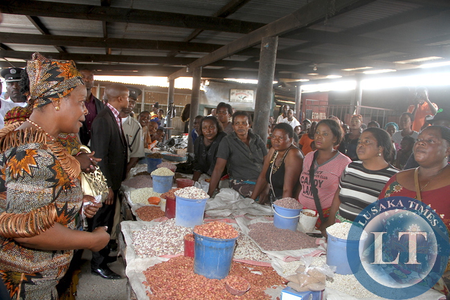 First Lady Esther Lungu at Chiwempala market where she addressed Women on Monday, Decemmber 7,2015. The First Lady is in Chingola to check and witness various projects that are being undertaken by various stakeholders and those that are undertaken by Konkola Copper Mine (KCM) under Corporate Social responsibility -Picture by THOMAS NSAMA