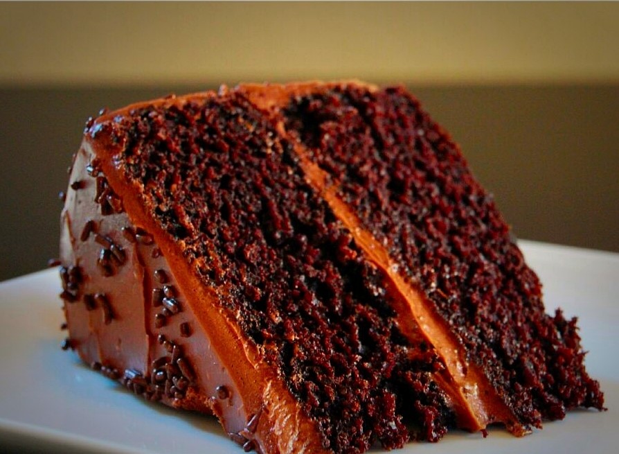 proper chocolate cake.jpg 3