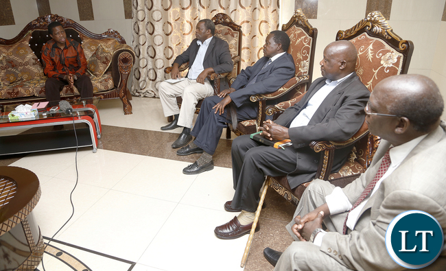 President Edgar Lungu exchange with their Royal Highnesses chiefs Chikankata, Sinazongwe and Mapanza in Choma on Wednesday before taking a flight to meet with Chief Macha,picture by Eddie Mwanaleza/statehouse 20-1-2016.