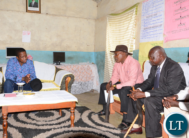 President Lungu speaks to chief Hamusonda in Bweengwa