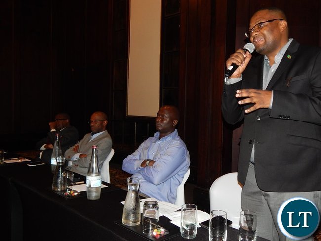 Zambia High Commissioner Emanuel Mwamba speaks at the meeting with Zambians in Cape Town on 9th February, 2016