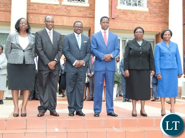 President Edgar Lungu take Photo with Constitutional Court President and Judges (2nr) Constitutional Court President justice Hildah Chibomba, (r) Constitutional Court Judge Justice Mulenga Mugeni, (from left) Constitutional Court Judge Justice Mwewe Anne Sitali (l) Constitutional Court Judge Justice Enock Mulembe, and Constitutional Court Judge Palan Mulonda shortly after swearing in Ceremony of Constitutional Court Judges at State House