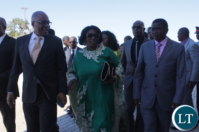 Western Province Permanent Secretary Mwangala Liomba (r) with Angolan Ambassador to Zambia Balbina Dias Da Silva (c) and Angolan Secretary General for the Ministry of Foreign Affairs Eduardo De Jesus (l) at the Inauguration Ceremony for the Consulate of the Republic of Angola in Mongu