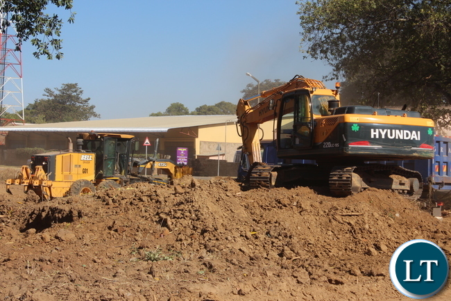 ?Earth moving equipment clearing land for the construction of Coronation Park Mall at a cost of $4m in Kabwe,Trinity Group of Companies of Ndola is the developer.Pictures By Kelvin Tembo-ZANIS