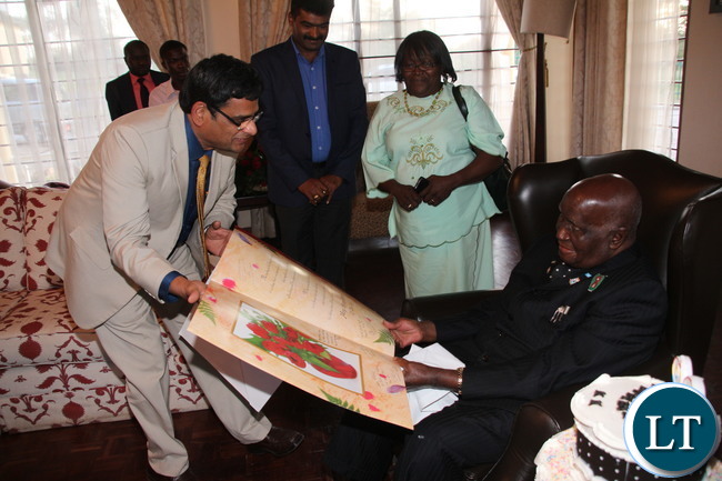 Former President Dr Kenneth Kaunda Being Presented Gifts during his 92nd Birth Day