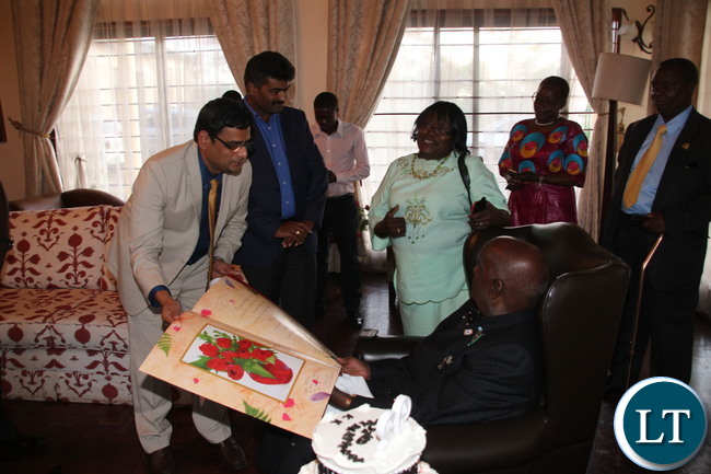 Former President Dr Kenneth Kaunda Being Presented Gifts during his 92nd Birth Day