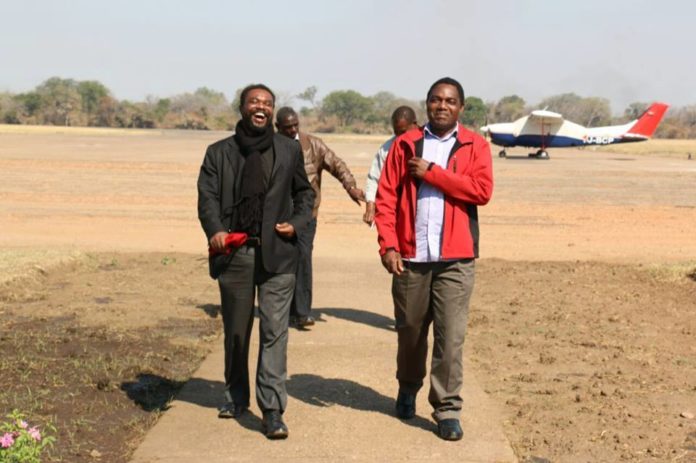 HH and Dr Banda upon landing at Mfuwe airport