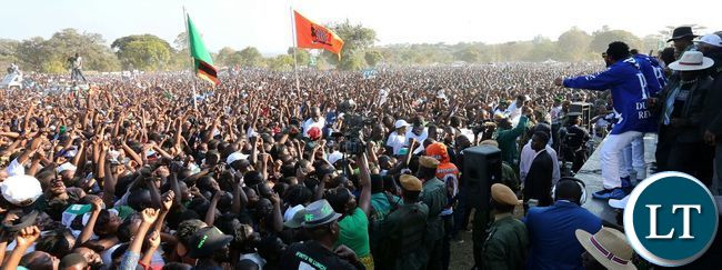 Musicians performing the popular Dununa Reverse hit song