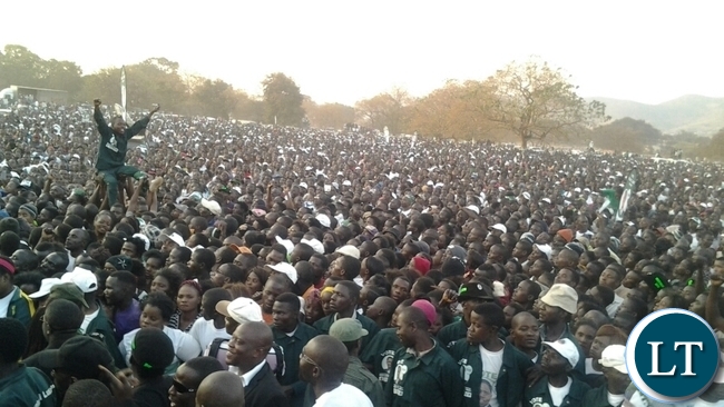 UNDREDS of people who attended President Edgar Lungu rally at golf course in Chipata