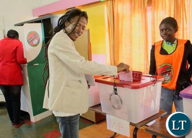 Kabwata aspiring candidate Maiko Zulu casts his vote