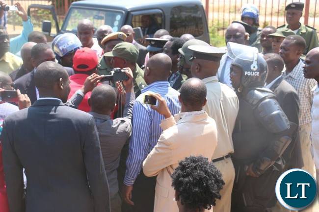 HH and GBM arriving at Luanshya Magistrate Court amid tight security