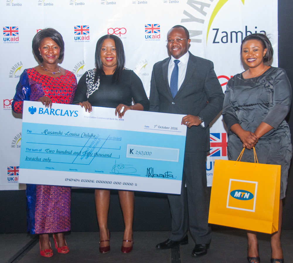 nyamuka-zambia-2016-winner-musanshi-louisa-chiluba-receives-k250000-from-hon-margaret-mwanakatwe-and-barclays-managing-director-saviour-chibiya
