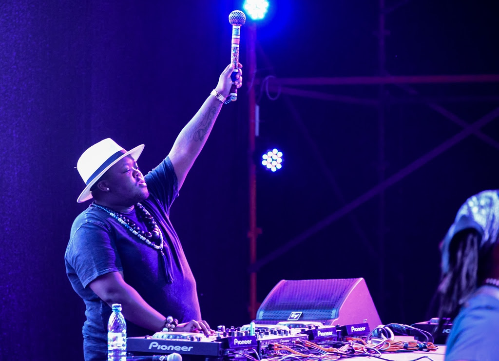 Live on stage at the R&G Oktoberfest sponsored by Castle Lite.