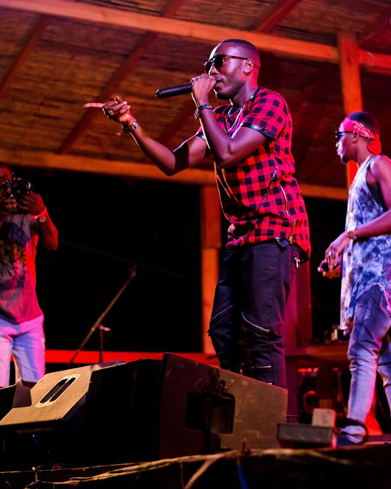 Roberto Performing at Lake of Stars