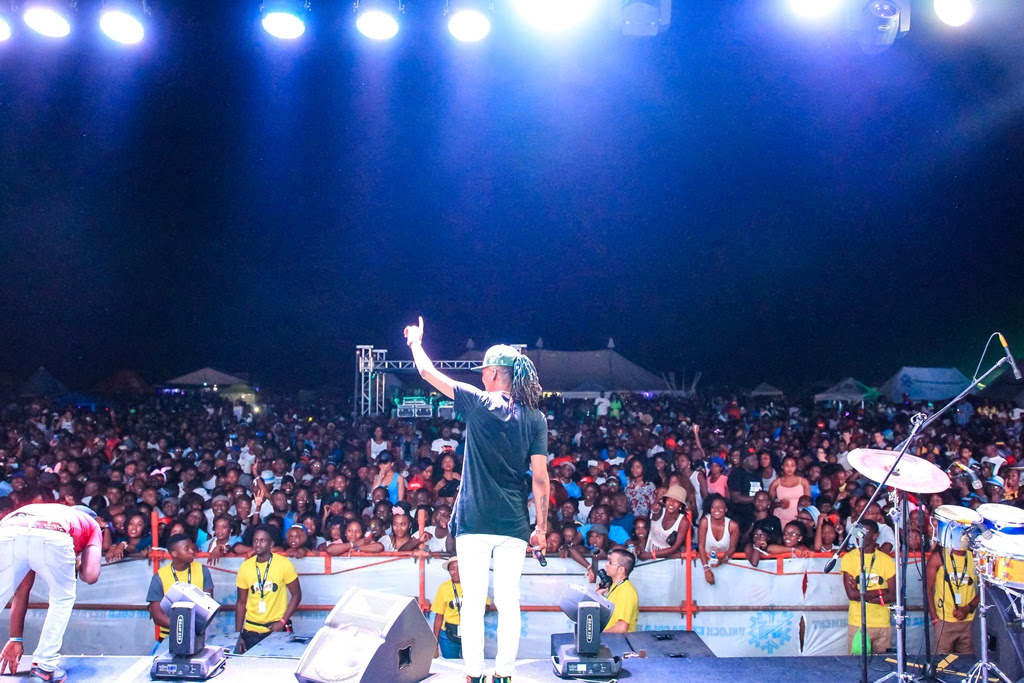 Uhuru live on stage at the R&G Oktoberfest sponsored by Castle Lite.
