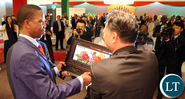 President Lungu recieve a Gift from Chinese Business Council