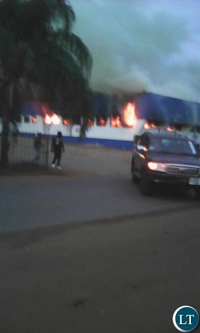 Popular Melissa supermarket up in flames