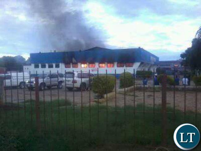 Popular Melissa supermarket up in flames