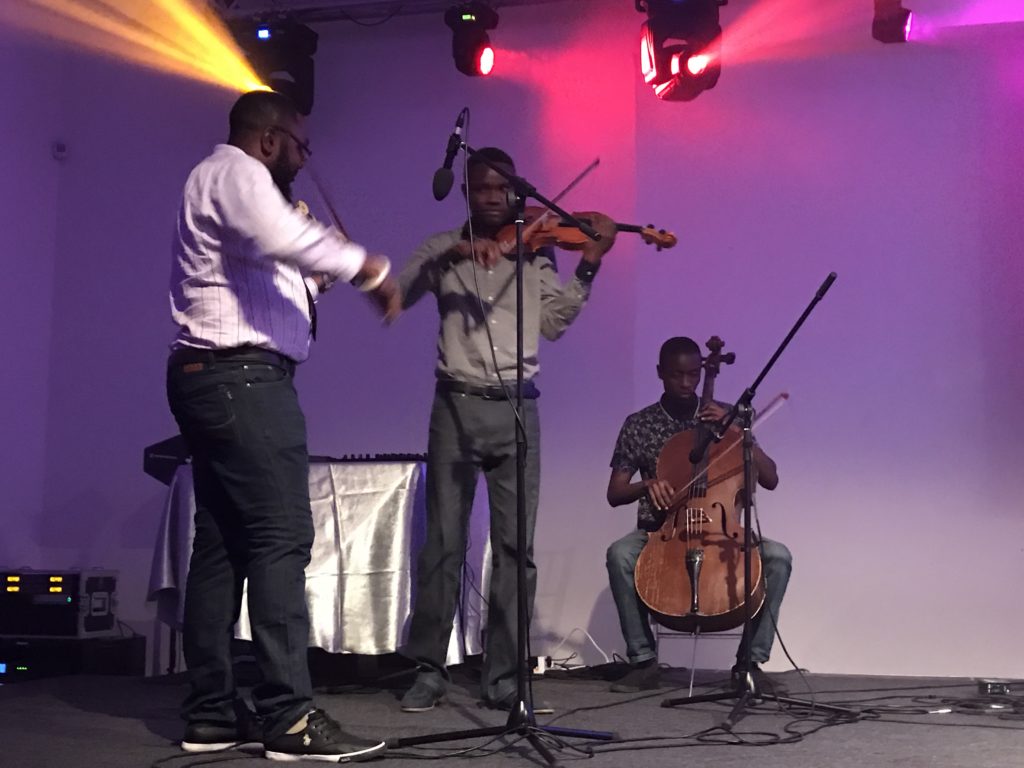 violinists