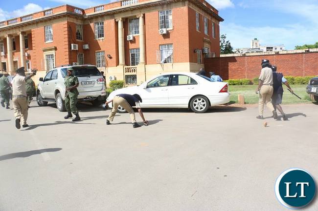 Zambia Police fighing Running Battles with UPND cadres