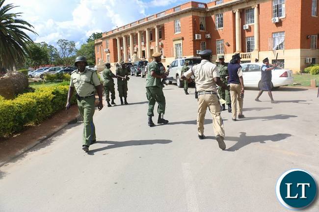 Zambia Police fighing Running Battles with UPND cadres