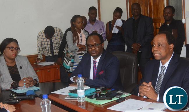Minister for Agriculture Dora Siliya (r) ,Minister of Northern Province Brian Mundubile (c) with the Permanent secretary for Ministry of Agriculture Julius Shawa during a press briefing at the Ministry of Agriculture headquarters.Picture by Josephine Nsululu/Zanis.