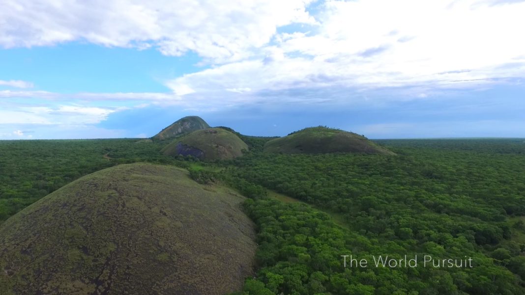 Exploring Zambia and Zimbabwe’s unspoiled land by air