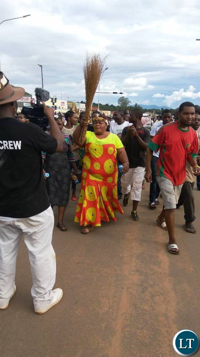 Some Bembas doing cousinship when Paramount Chief Mpezeni of the Ngoni people moved from his Ephendukeni palace to Laweni in readiness for Nc'wala ceremony