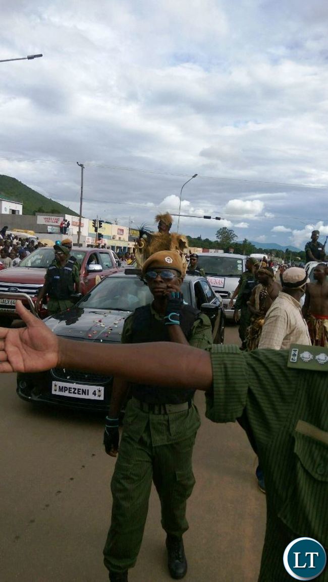 PARAMOUNT Chief Mpezeni in a grand finale when he shifted his base from Ephendukeni to Laweni in readiness for Ncwala ceremony