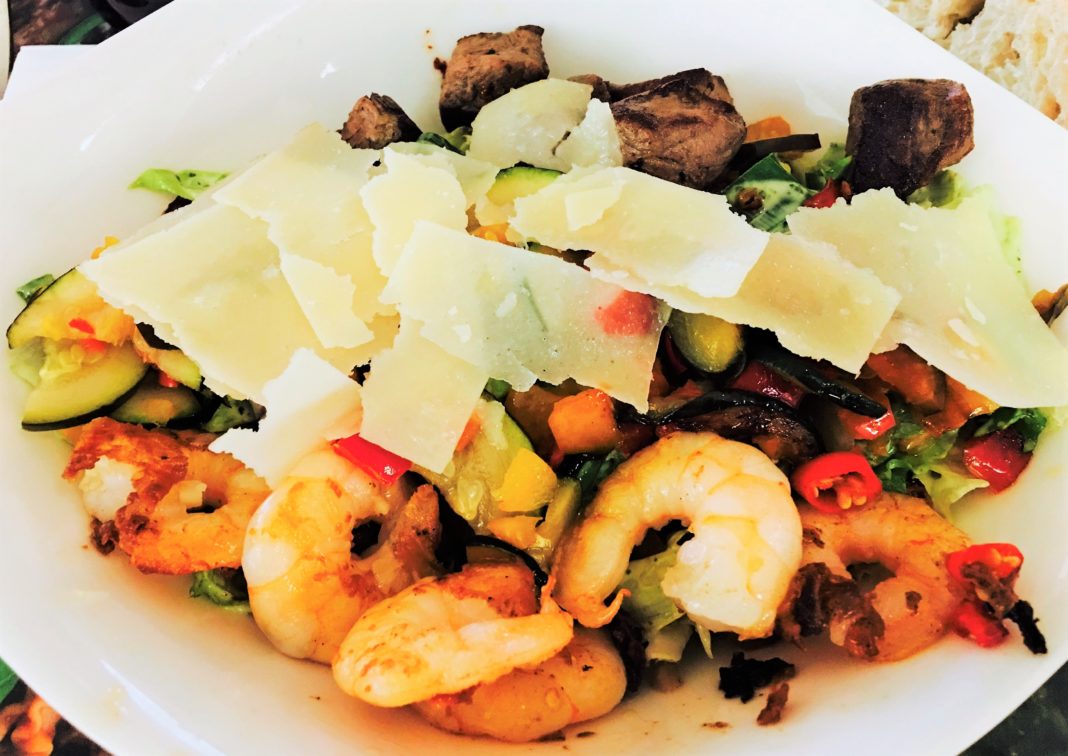In The Kitchen With Kanta: Beef and Prawn salad