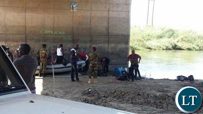 Zambia Army divers carrying out retrieval efforts