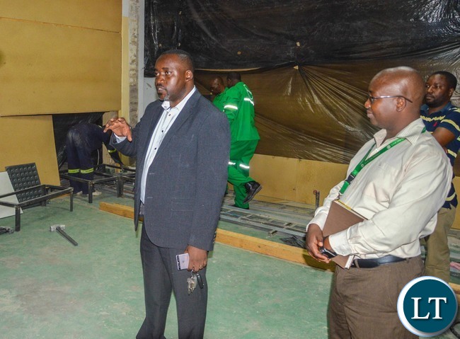 Zamtel Acting Chief Technical Officer Freelance Bwalya makes a media tour of Lamya House on Tuesday, November 2017
