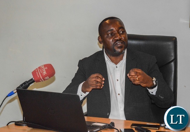Zamtel Acting Chief Technical Officer Freelance Bwalya stresses a point during a media briefing on Tuesday, November 2017 at Zamtel House