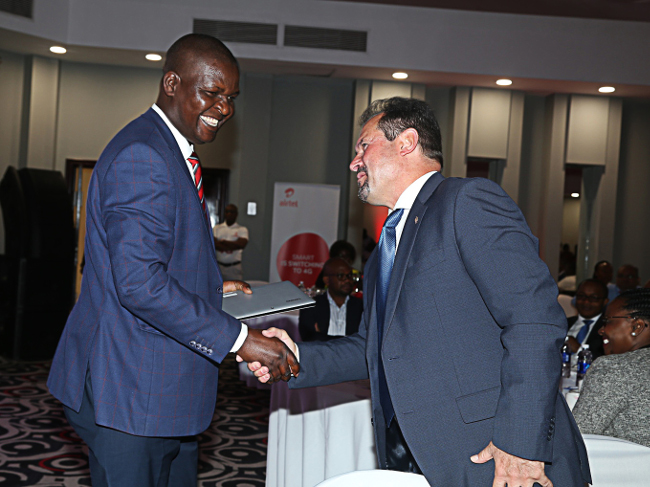 Airtel Chief Executive Officer Peter Correia welcomes Ministry of Transport and Communication Director Communication Jese Bwalya during the launch of Airtel 4G network at Raddison Blu Airtel Chief Executive Officer Peter Correia welcomes Ministry of Transport and Communication Director Communication Jese Bwalya during the launch of Airtel 4G network at Raddison Blu