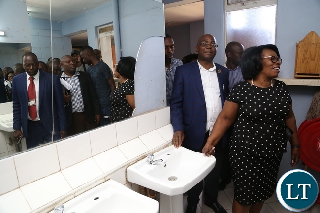 Minister of High Education Prof. Nkandu Luo inspecting hostels on how clean are now at UNZA during the tour of the facility