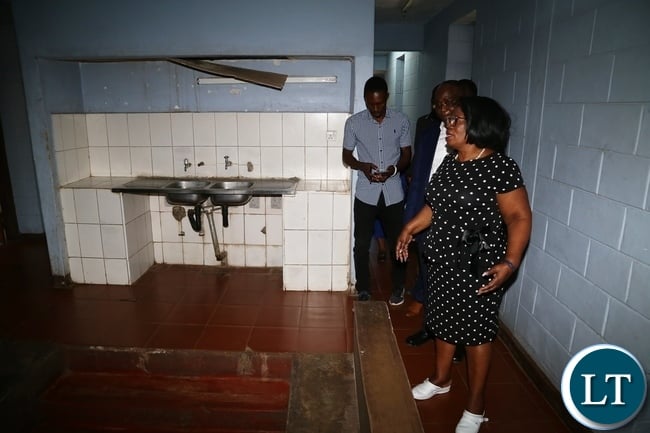 Minister of High Education Prof. Nkandu Luo inspecting the room at one of the hostel at UNZA