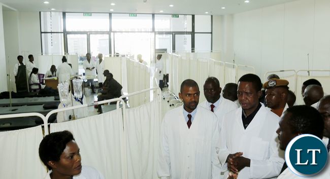 President Edgar Edgar Chagwa Lungu (second from right) accompanied by Local Government Minister Vincent Mwale visits the Cholera Centre at Heroes Stadium in Lusaka on Tuesday,January 9,2018. PICTURE BY SALIM HENRY/STATE HOUSE