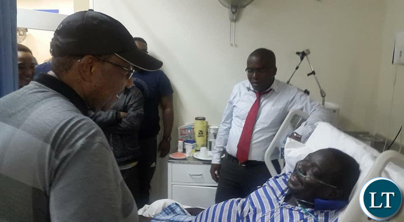 Mr Mwamba visiting Mr Kambwili at CfB Hospital in Lusaka