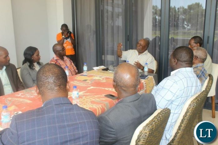 Former President Rupiah Banda meeting with ZCID team