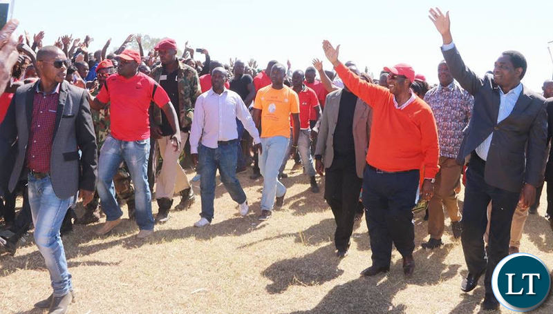 HH and GBM waves to the people upon arrival at the Gonde Lwiindi ceremony