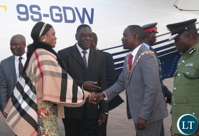 -North-Western province permanent secretary Ephraim Mateyo (m) introduces Congolese Lualaba province vice governor Fin Saini (l) to Solwezi mayor Nicholas Mukumbi at Solwezi airport as provincial police commissioner Hudson Namachila looks on upon arrival in Solwezi on Wednesday. PICTURE BY BETRAM KAOMA (ZANIS) -North-Western province permanent secretary Ephraim Mateyo (m) introduces Congolese Lualaba province vice governor Fin Saini (l) to Solwezi mayor Nicholas Mukumbi at Solwezi airport as provincial police commissioner Hudson Namachila looks on upon arrival in Solwezi on Wednesday. PICTURE BY BETRAM KAOMA (ZANIS)