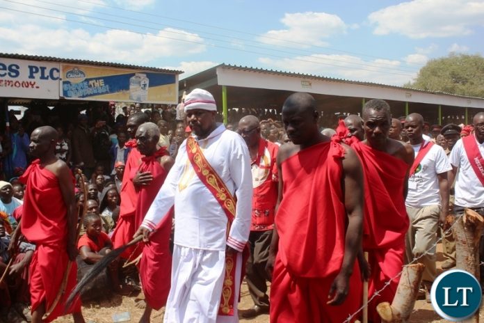 PARAMOUNT Chief Gawa Undi of the Chewa people goes round to welcome guests during this year’s Kulamba traditional ceremony held at Mkaika in Katete on Saturday. PICTURE BY STEPHEN MUKOBEKO/ZANIS PARAMOUNT Chief Gawa Undi of the Chewa people goes round to welcome guests during this year’s Kulamba traditional ceremony held at Mkaika in Katete on Saturday. PICTURE BY STEPHEN MUKOBEKO/ZANIS