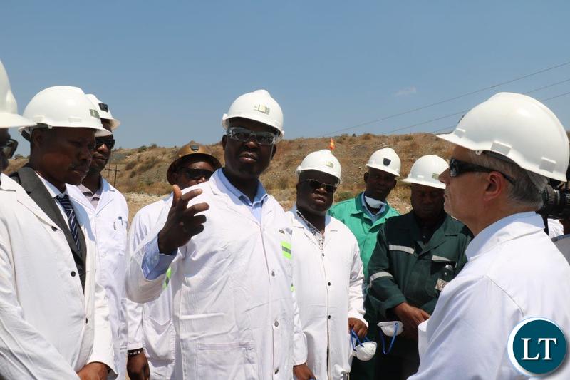 Copperbelt Minister Japhen Mwakalombe emphasising a point during his visit to KCM