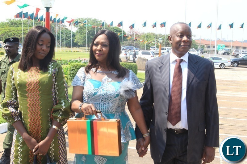Minister of Finance ,Margaret Mwanakatwe arrives at parliament building for 2019 National budget presentation in Lusaka.