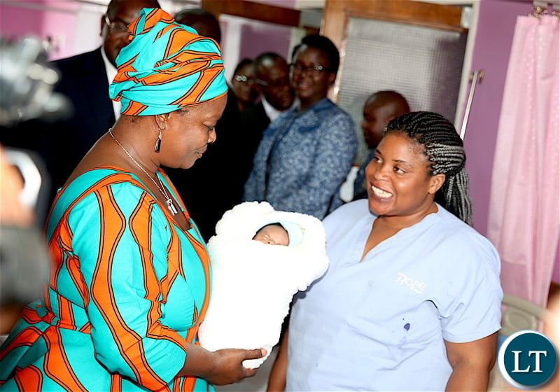 First Lady Esther Lungu has adopted the Baby who was dumped in Lusaka on November 25,2018. Here, First Lady Esther Lungu when she visited the Baby at UTH on December 25,2018 -Pictures by THOMAS NSAMA