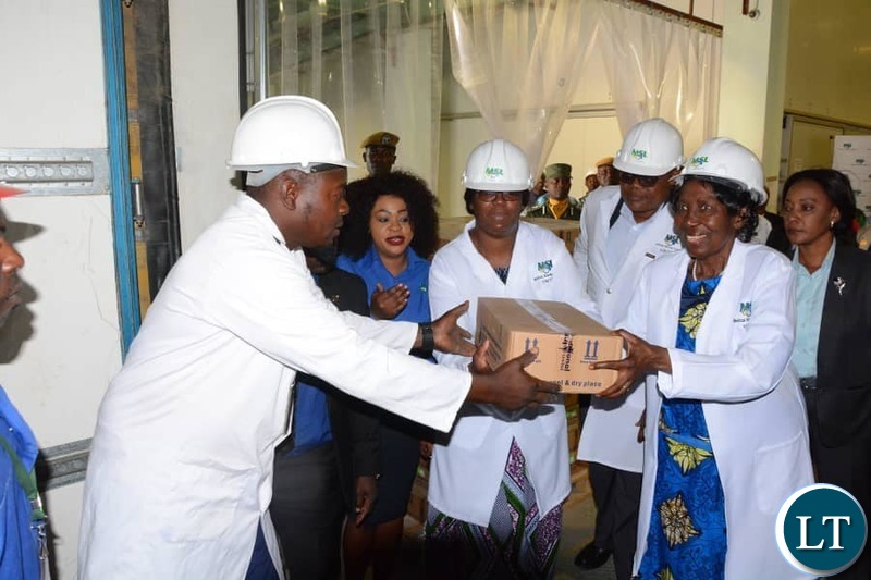 Honour the Vice President Madam Inonge Wina this morning despatched off medical supplies to cyclone hit countries - Malawi, Mozambique and Zimbabwe.